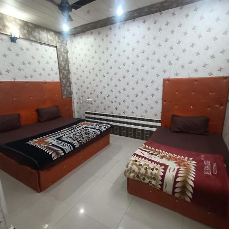 Yamnotri Dham Hotel Vrindavan Exterior photo