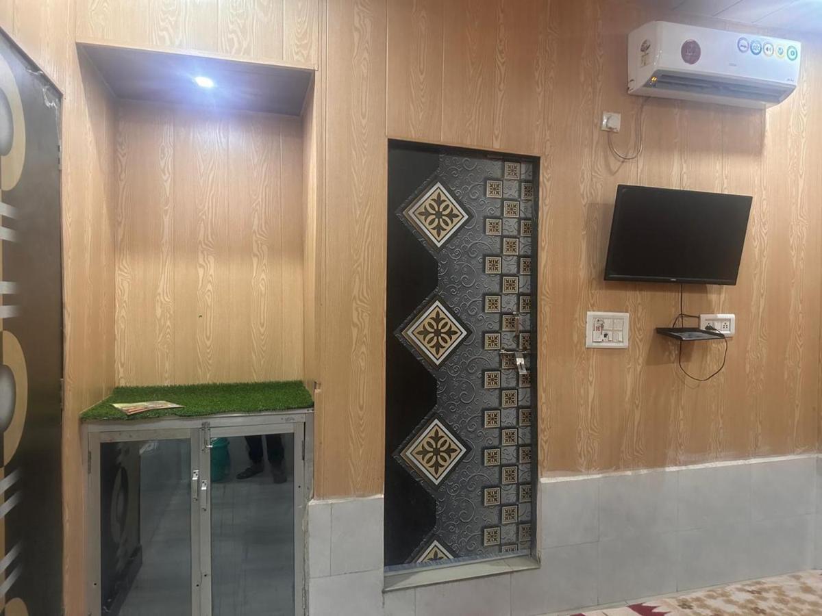 Yamnotri Dham Hotel Vrindavan Exterior photo