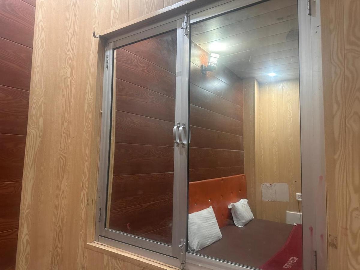 Yamnotri Dham Hotel Vrindavan Exterior photo